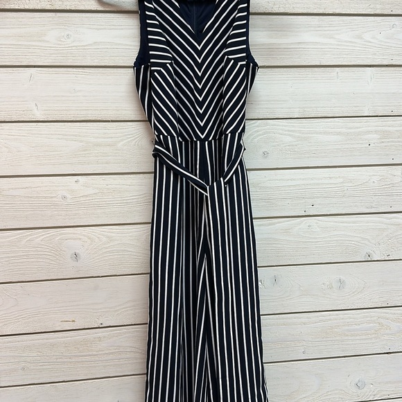 Banana Republic Wide-Leg Cropped Jumpsuit Size 0 - Picture 3 of 7